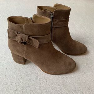 Neiman Marcus taupe booties size 8 M